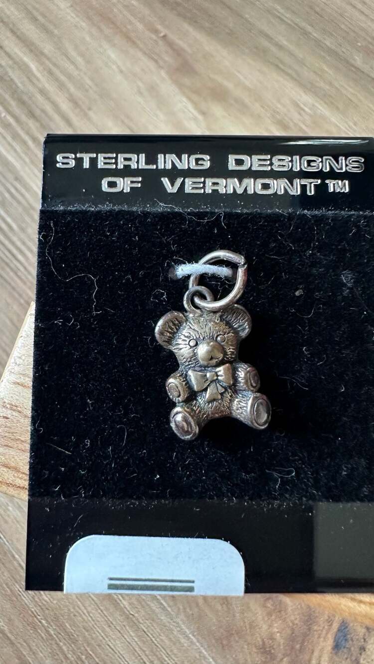 Sterling Designs of Vermont Sterling Silver Teddy Bear with Bow Charm 925